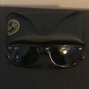 Rayban Wayfarer with case